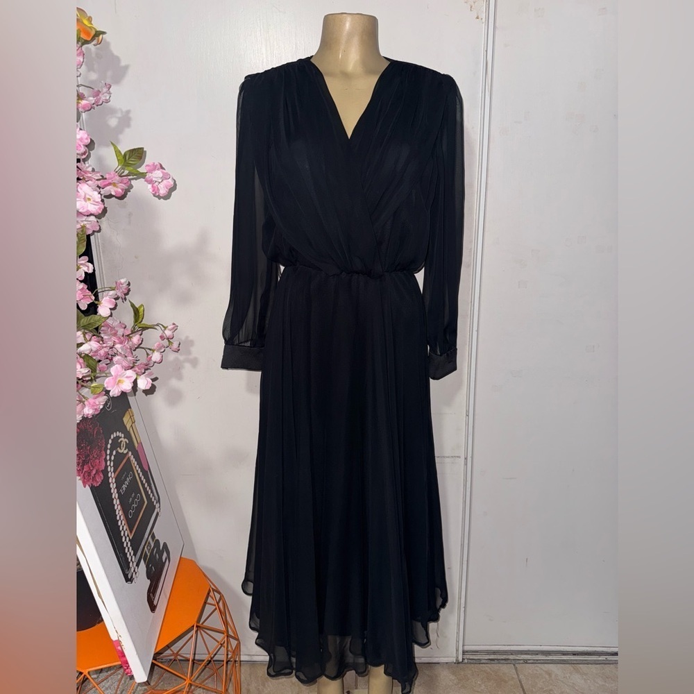 Carbon Black Long Sleeve Dress size 6. ((Don’t have the belt))